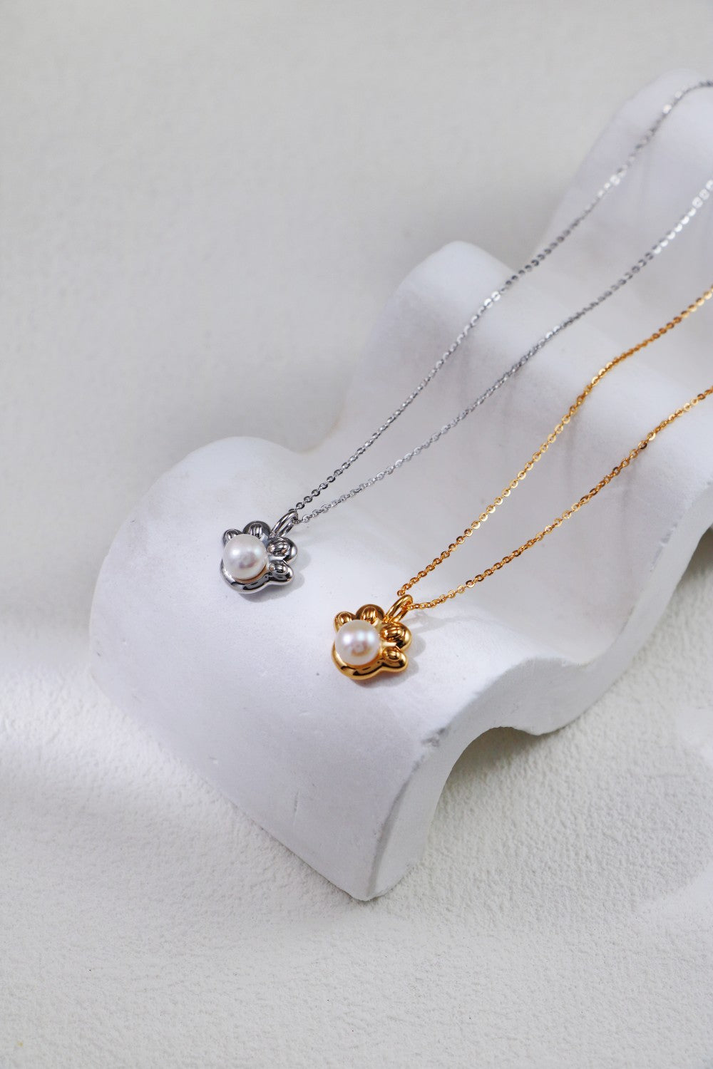 S925 Silver Pearl Cat Paw Necklace