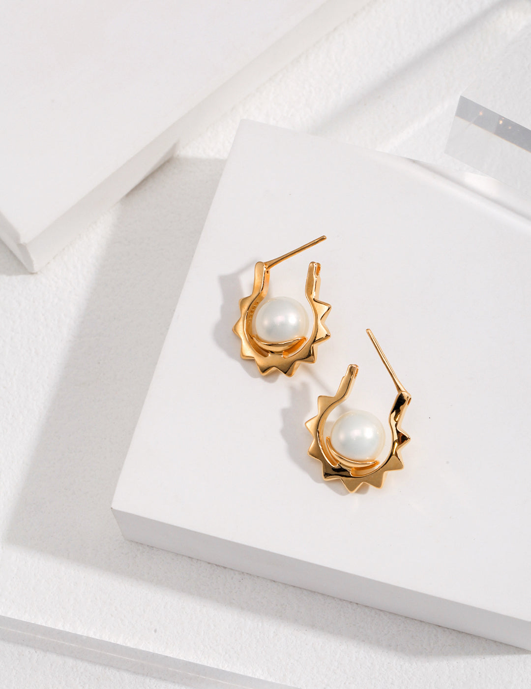 Shell Pearl Earring