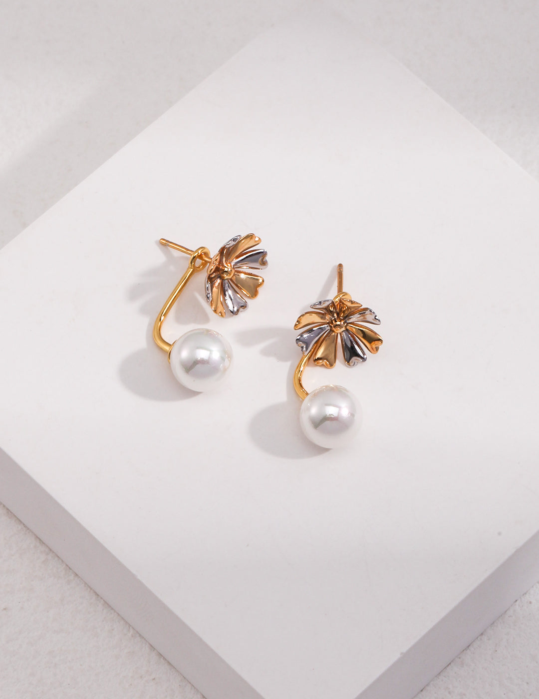 Flower Pearl Earring