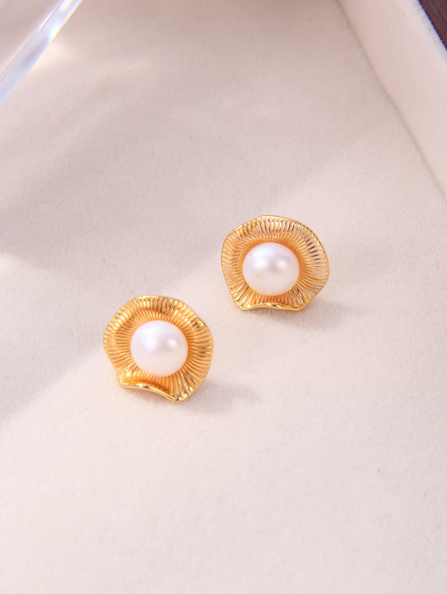 S925 Silver Flower & Pearl Stud Earrings