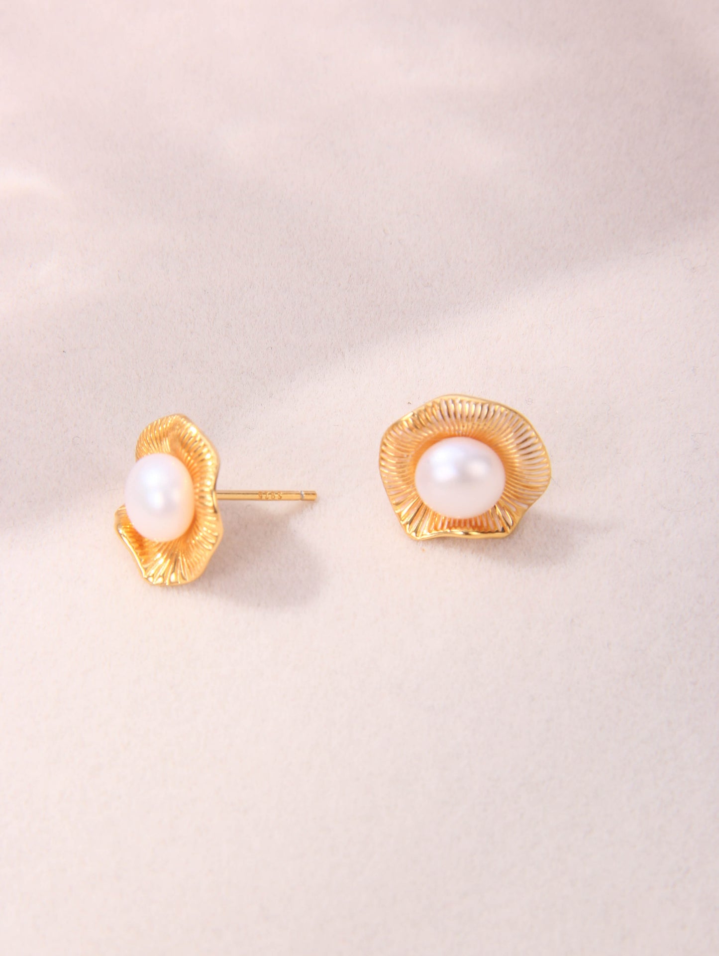 S925 Silver Flower & Pearl Stud Earrings